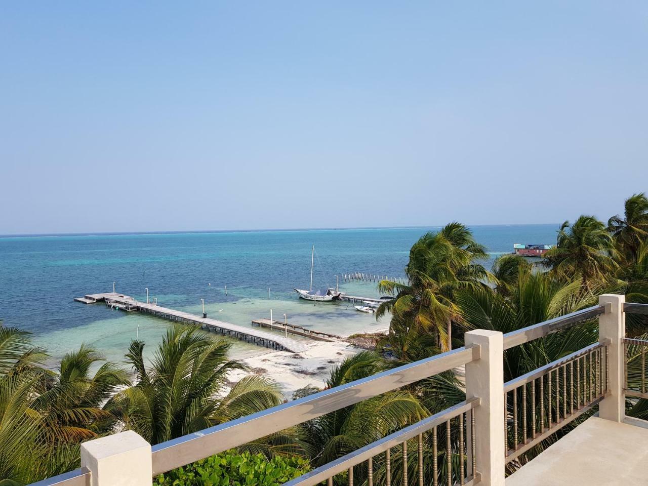 Caye Caulker Beach Hotel Bagian luar foto